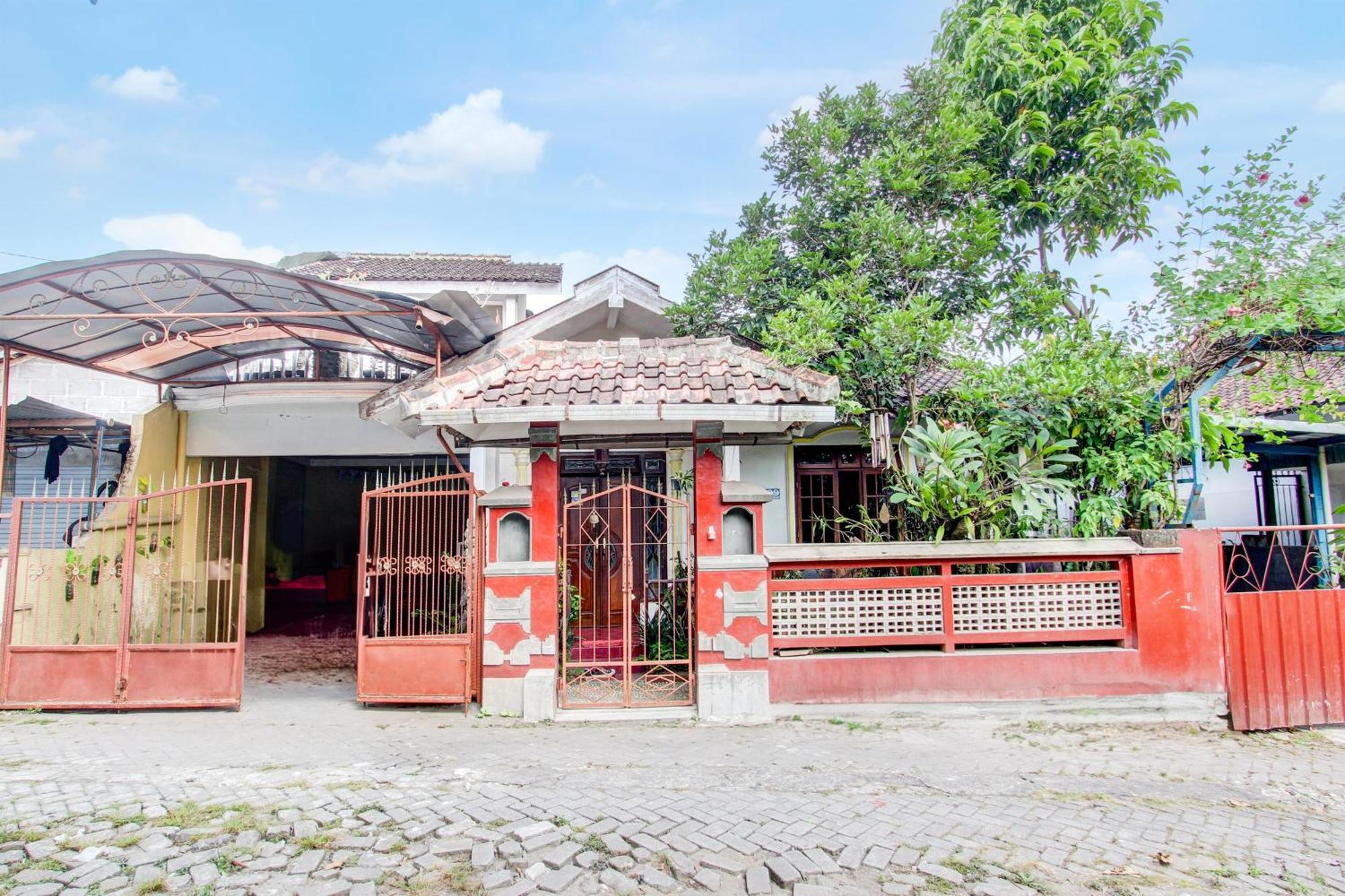 Oyo 94000 Omah Citra Genia Homestay Ngaglik Esterno foto