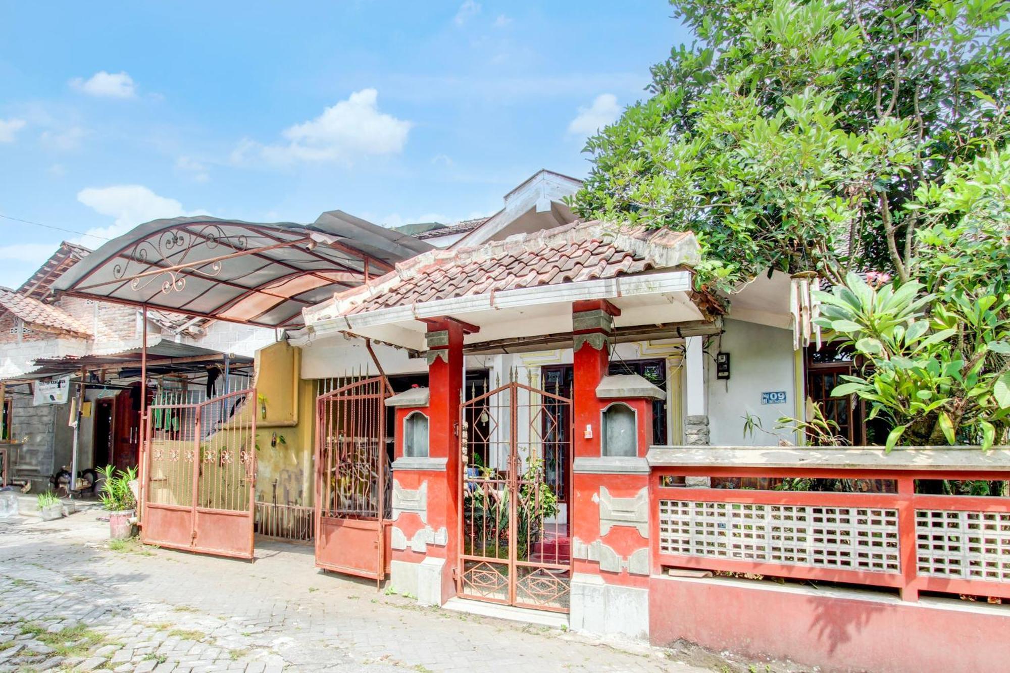 Oyo 94000 Omah Citra Genia Homestay Ngaglik Esterno foto